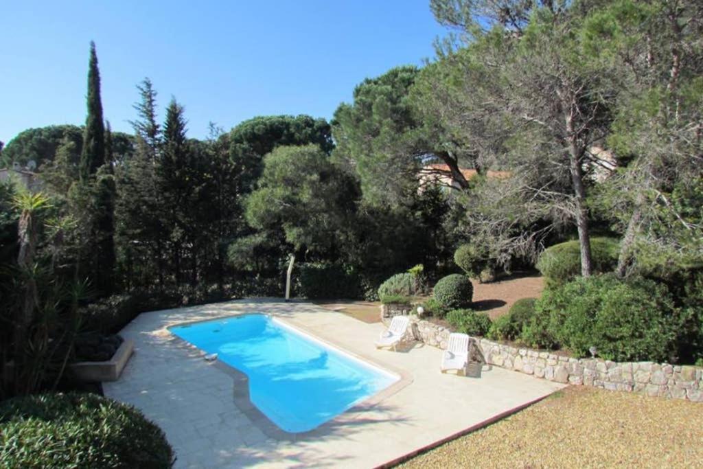 Villa 8 Pers, Climatisee, Piscine Chauffee, Un Havre De Paix Sous Les Pins Parasols Roquebrune-sur-Argens Eksteriør bilde